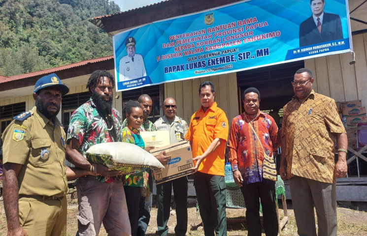 Pemprov Papua Kirim 750 kg Sembako Bantu Korban Longsor Walma